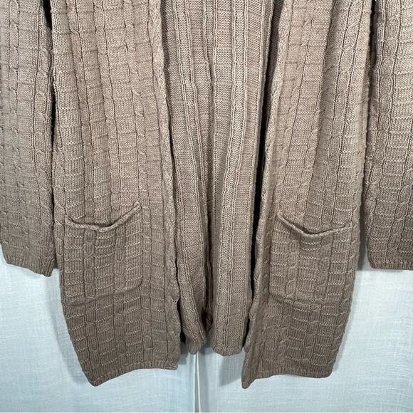 Leo & Nicole Tan Cable Knit Long Cardigan Size L - Picture 3 of 7